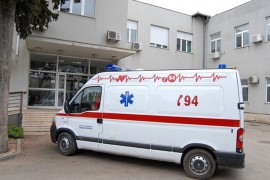 Djevojčica u teškom stanju, satima bila zatvorena u autu na vrućini