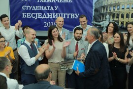 Profesoru Nikoli Mojoviću priznanje za životne lekcije