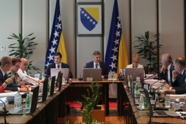 Sekretari i pomoćnici ministara gube status državnih službenika?