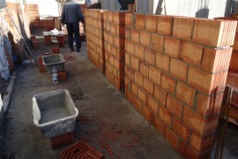 Vic dana: Cigla, armatura i cement na sudu