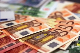 Naoružani kalašnjikovima oteli iz banke više od 100.000 evra