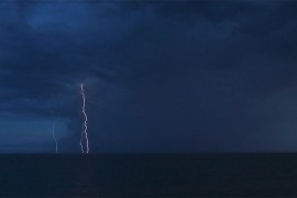 Oluja na Jadranu, 25.000 munja, cunami na Hvaru
