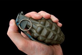 Bacio bombu na kuću policajca jer ga je hapsio?