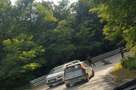 Udes motora i auta u Banjaluci, povrijeđena jedna osoba