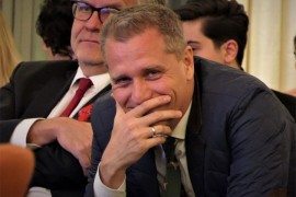 Poslanik lajkovao pornografski sadržaj, opravdanje nasmijalo naciju
