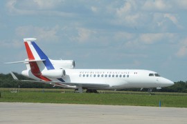 Falkon 7X: Ovim avionom je Makron doputovao u Beograd