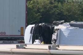 Jedna osoba poginula u sudaru kombija, kamiona i automobila