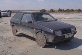 Na Ladu stavili poklopce od šahtova umjesto točkova