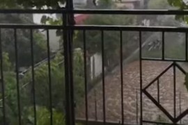 Snažno nevrijeme u okolini Splita, pljusak izazvao bujice