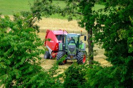 Povrijeđen u prevrtanju traktora