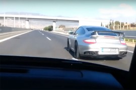 Pogledajte kako je stara Lada posramila Porsche