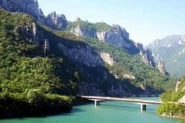 Sletjeli BMW-om u jezero kod Jablanice