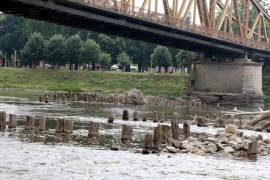Pao vodostaj Velike Morave, vidljiv stari turski most