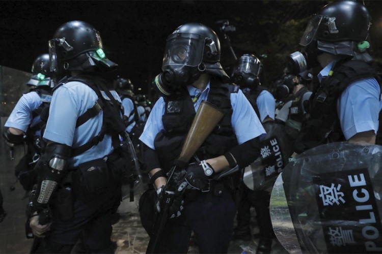 Policija rastjerala demonstrante u Hong Kongu, upotrijebljen suzavac