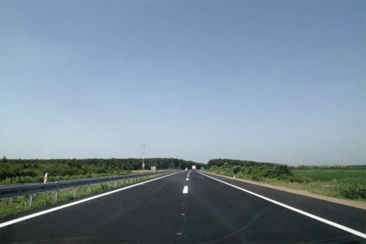 Dio autoputa od graničnog prelaza Betrovci ka Šidu pušten u saobraćaj