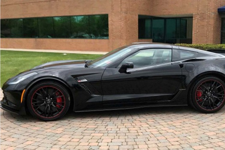Posljednji Chevrolet Corvette C7 prodat za 2,7 miliona dolara