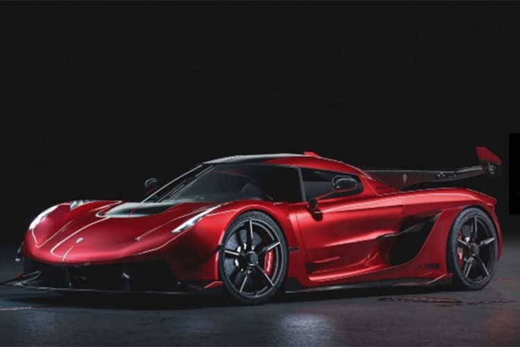Koenigsegg ljepotan u boji višnje
