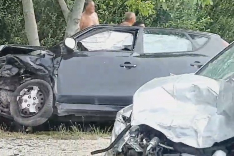 Strašan udes na ulazu u Prijedor, dvije osobe povrijeđene