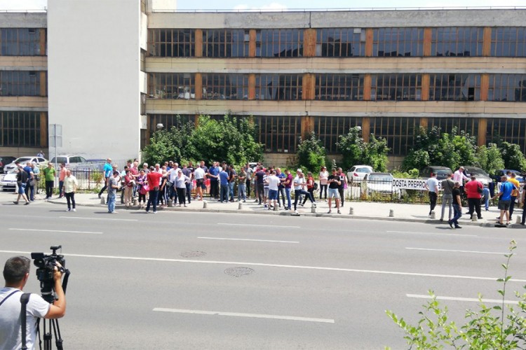 Radnici Aluminija pred zgradom Vlade FBiH, pregovori sa Arapima nisu im poznati