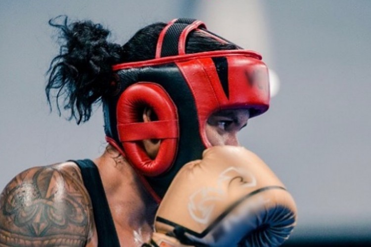 UFC šampionka se slikala gola s pojasevima nakon spektakularnog nokauta