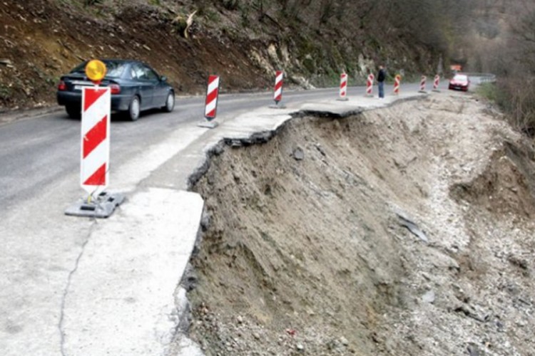 Odroni i klizišta na pojedinim dionicama u Republici Srpskoj