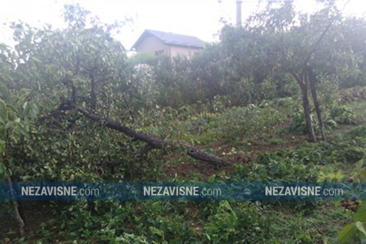 Milionske štete od nevremena u Srpcu, dio opštine i dalje bez struje i vode