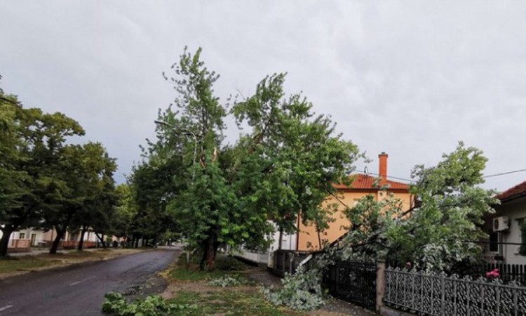 Poznat identitet muškarca koji je poginuo dok je popravljao krov