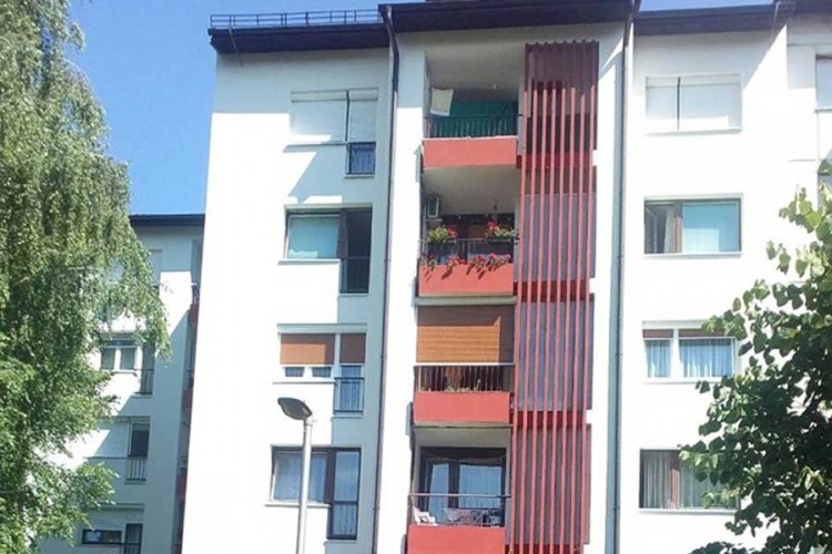 Stanari u banjalučkoj zgradi sami sanirali fasadu, u planu i gradnja lifta
