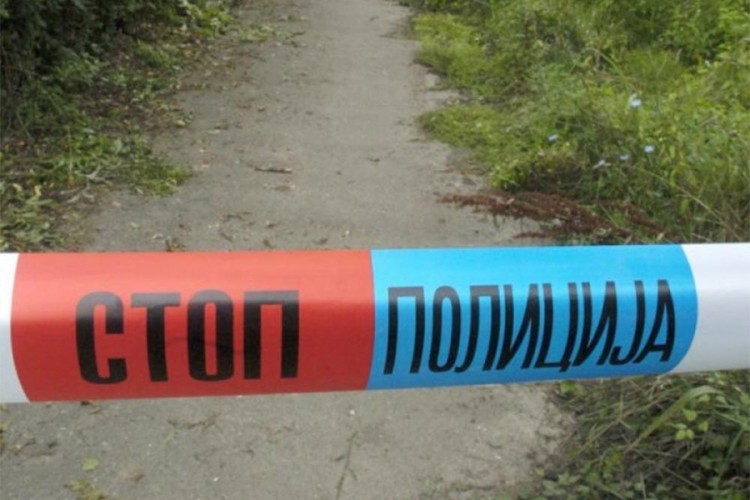 Zajedno pili kod prijatelja, pa ga prebili i izbacili na ulicu da iskrvari