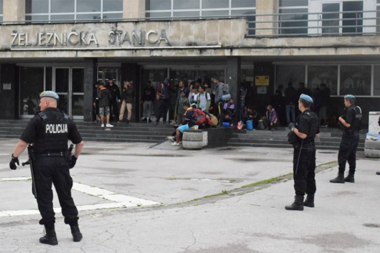Sa ulica Sarajeva sklonjena 132 migranta, tri osobe opasne po nacionalnu bezbjednost