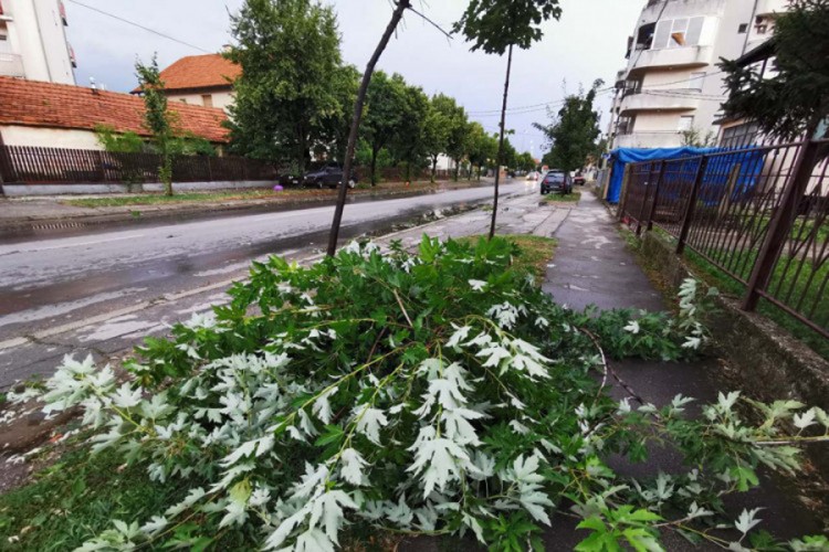 Šteta od nevremena u Semberiji najmanje pet miliona maraka