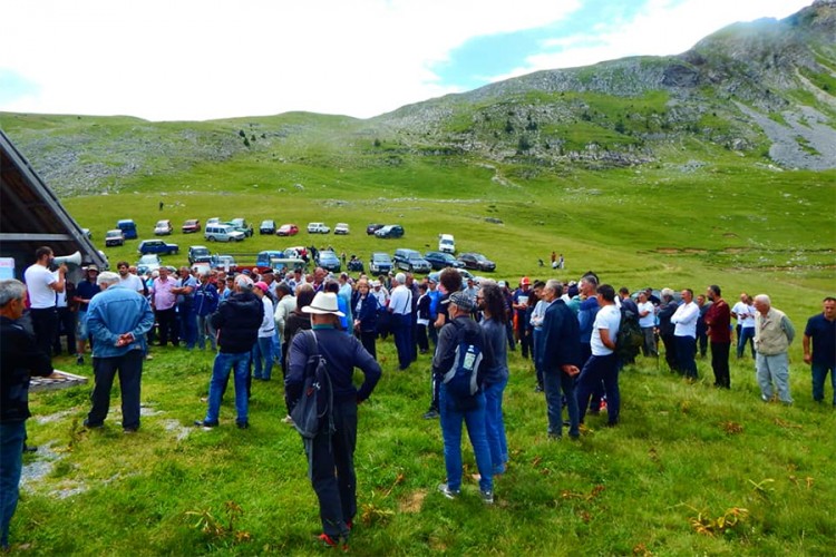 Mještani Sinjajevine protestuju protiv vojnog poligona NATO
