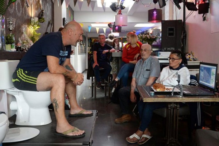 Belgijanac gotovo pet dana sjedio na WC šolji