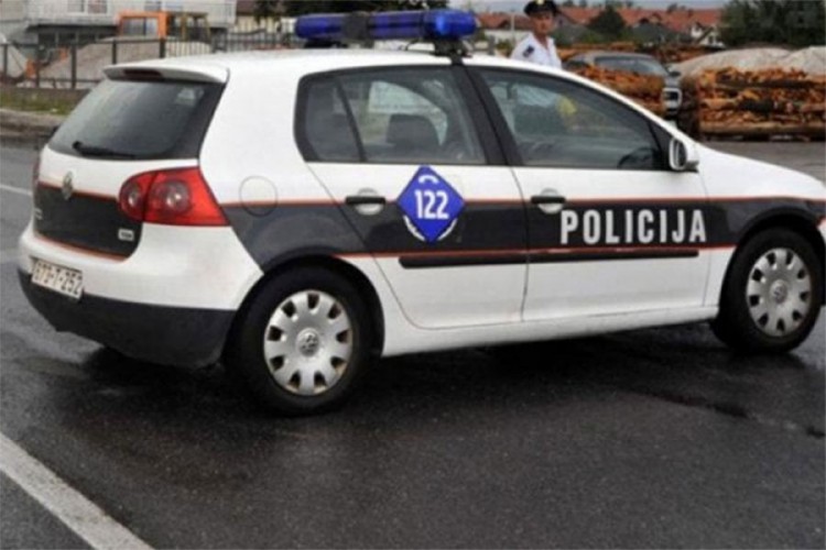 Bahati lopovi u Srebreniku odnijeli čak i dječiju kasicu