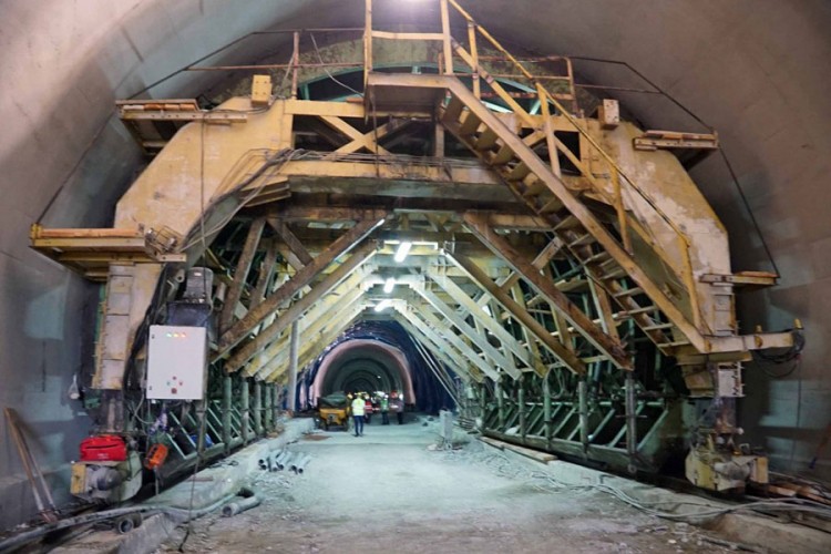 Probijen skoro kilometar dug tunel na budućoj cesti Neum - Stolac