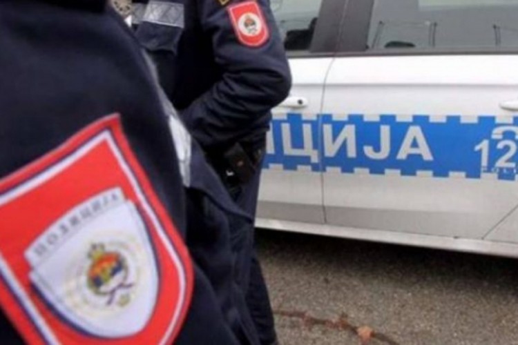 Vozač teško povrijeđen u slijetanju golfa