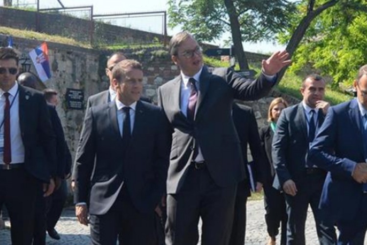 Makron obećao pomoć u pokretanju dijaloga Beograda sa Prištinom