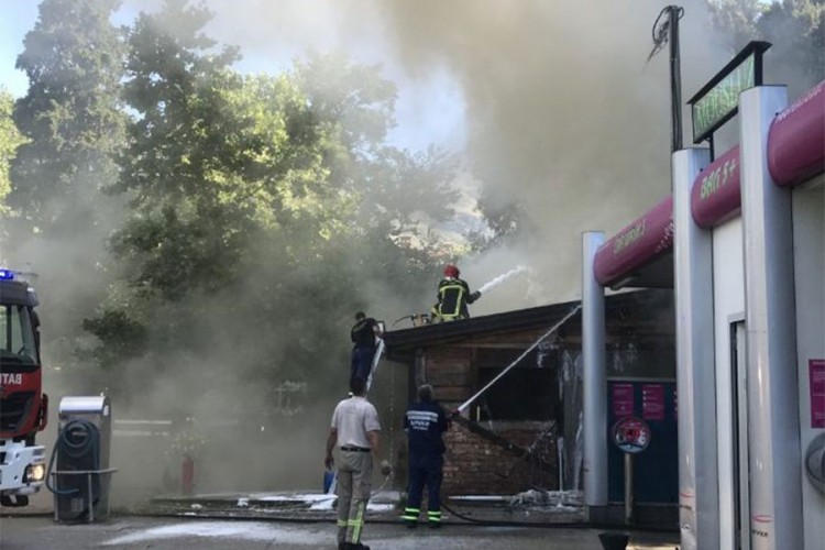 Radnica trebinjske roštiljnice uspjela da pobjegne pred vatrom