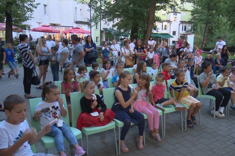 "Sladoledijadom" počelo "Ljeto na Sani"