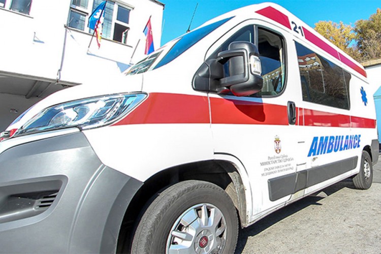 Radnik povrijeđen u padu sa trećeg sprata