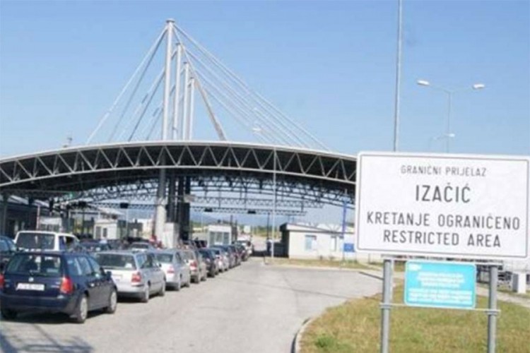 Gužva na graničnom prelazu Izačić