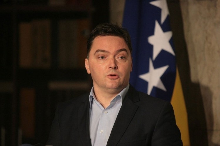 Košarac: Šarovićevo licemjerno dodvoravanje čelnicima SDA