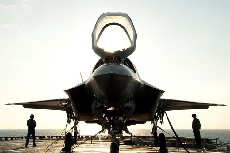 Analize: F-35 previše kompjuterizovan, Su-57 jeftiniji i perspektivniji