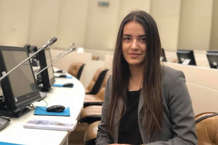 Amna Muhamedović briljirala na Pravnom fakultetu: Desetkama ukrasila indeks