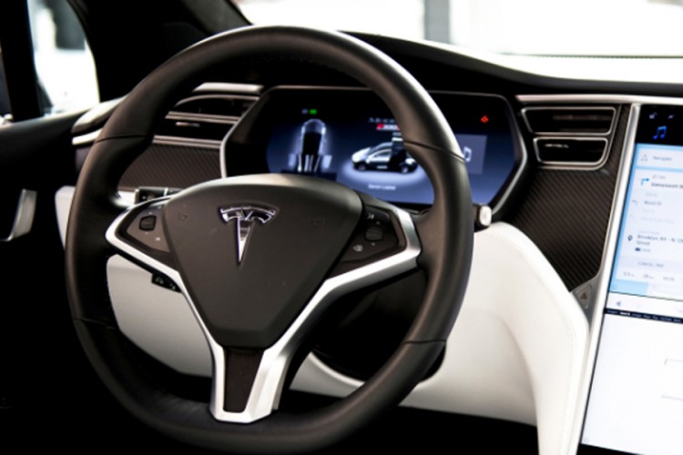 Tesla na ogromnom gubitku i pored rekordne isporuke