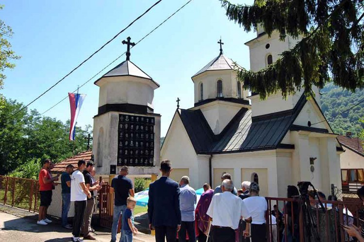 Položeni vijenci i služen parastos dječaku Slobodanu Stojanoviću