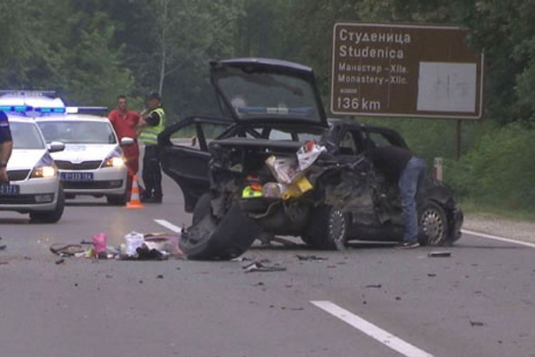 Uletio u svadbenu kolonu i poginuo, sedmoro povrijeđenih