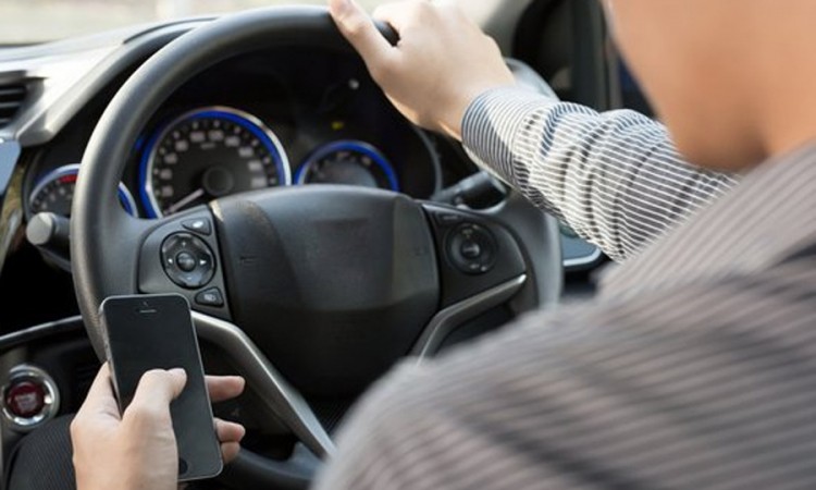 Snimak koji će vas natjerati da ne koristite telefon u vožnji