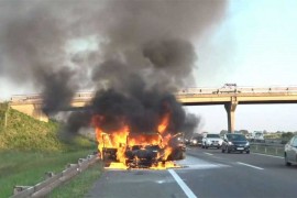 Izgorjelo vozilo na autoputu kod Velike Plane