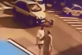 Ruskinja udarila kolica s bebom u Budvi, kamere snimile nezgodu